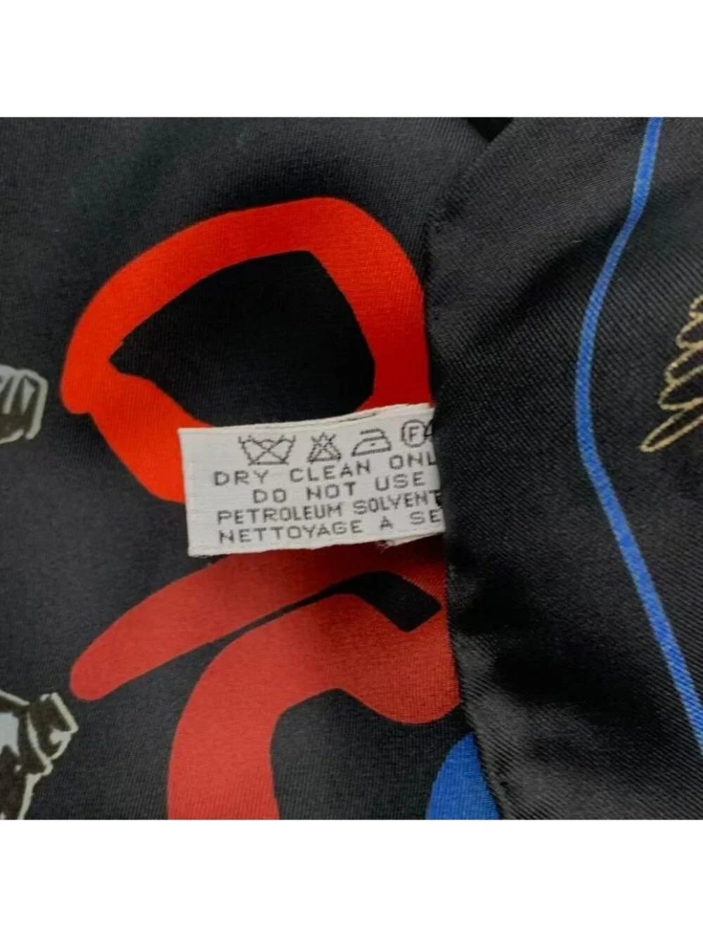 Louis Vuitton Scarf Silk Paint Pattern - Picture 8 of 8